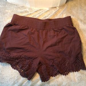 H&M sz 8 dark purple shorts with lace accents at legs/pockets/elastic waistband